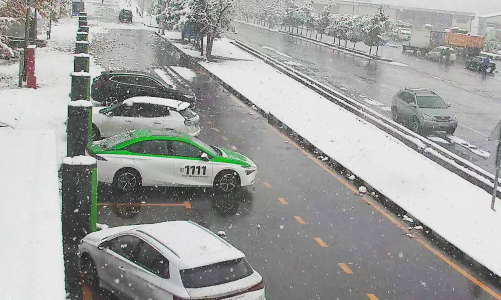 Les voitures électriques prennent-elles plus de temps à charger par temps froid?